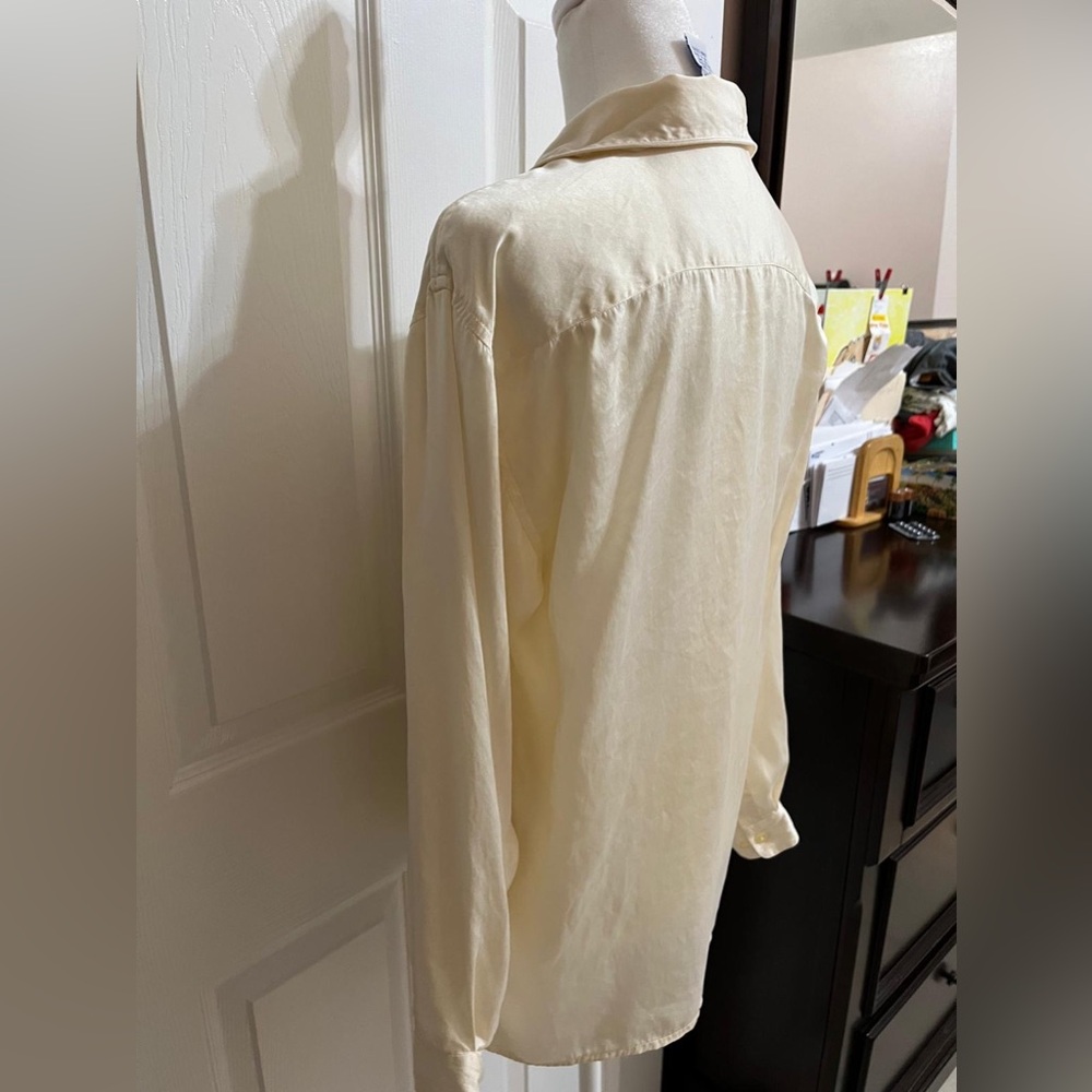 (20) Anna & Frank Cream Button-Up Blouse - Picture 12 of 14